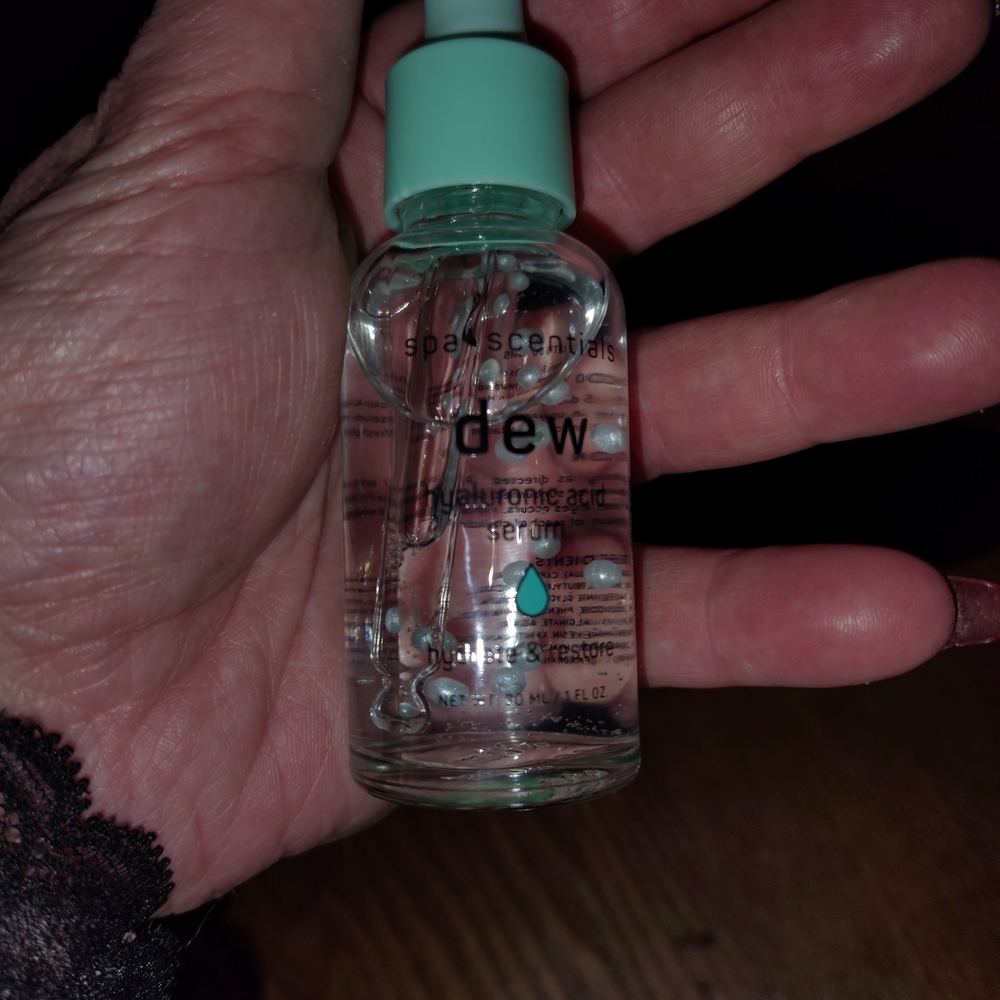 New Hyaluronic Acid Facial Serum - Picture 3 of 5